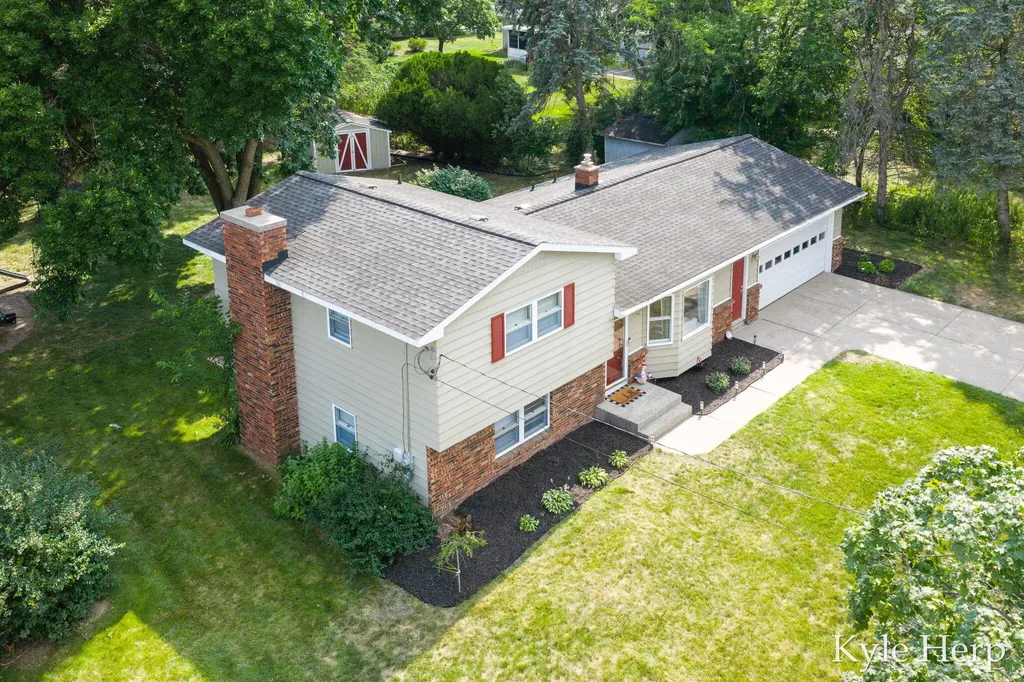 1038 Ferris Street NW Walker City MI 49544