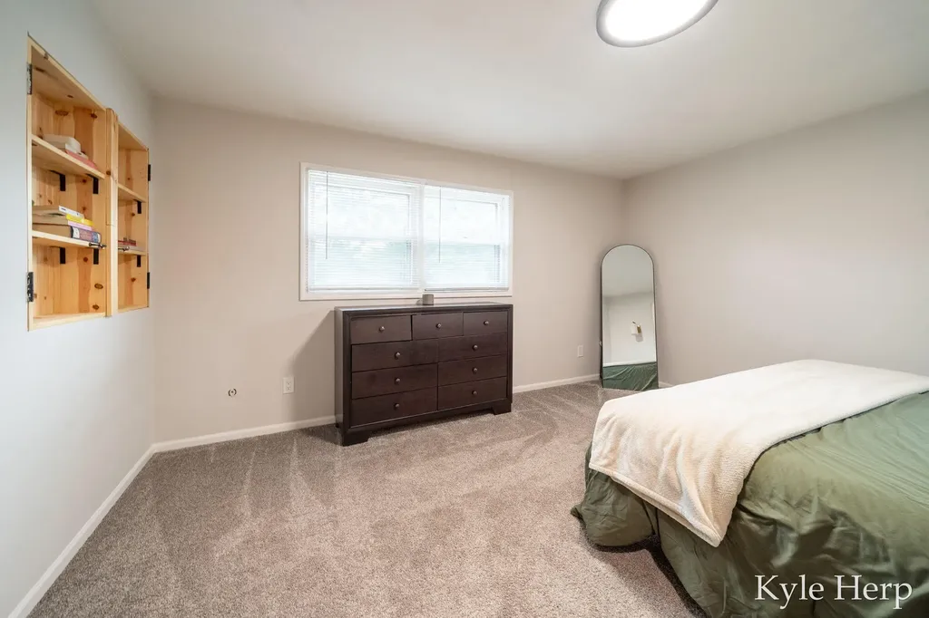 1038 Ferris Street NW Walker City MI 49544
