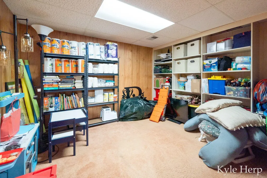 1038 Ferris Street NW Walker City MI 49544