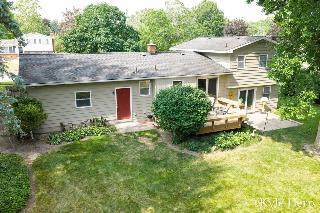 1038 Ferris Street NW Walker City MI 49544