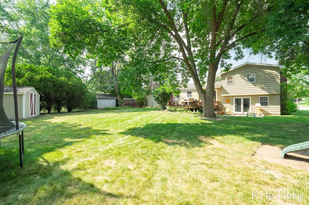 1038 Ferris Street NW Walker City MI 49544