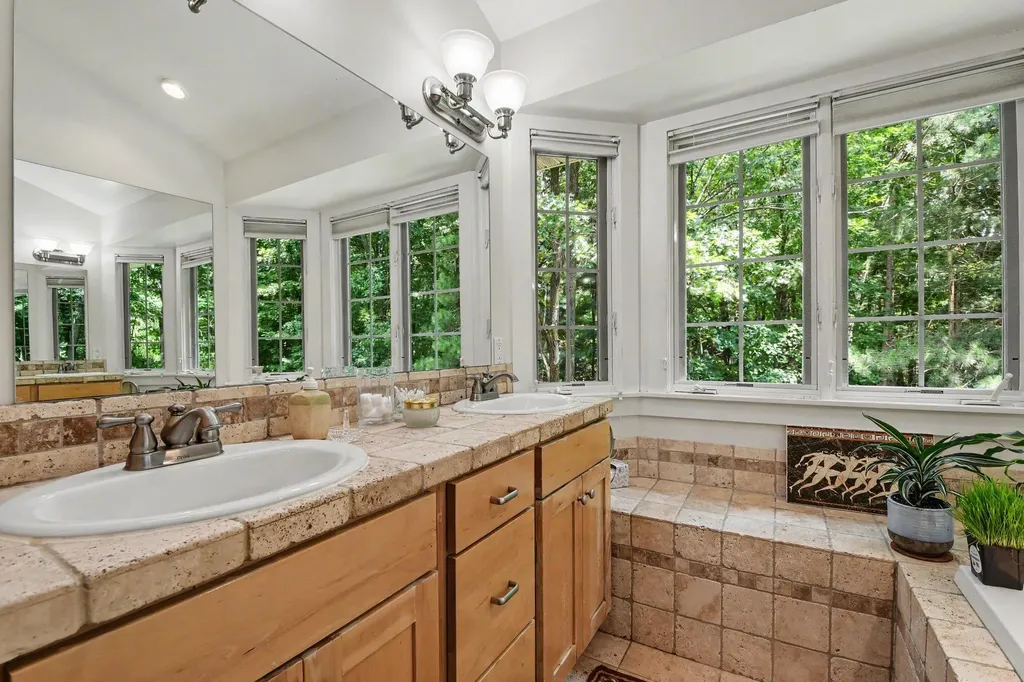 7518 Barn Ridge Drive NE Cannon Township MI 49341