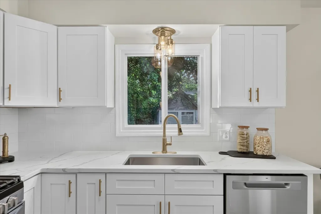 1060 Conlon Avenue SE East Grand Rapids City MI 49506