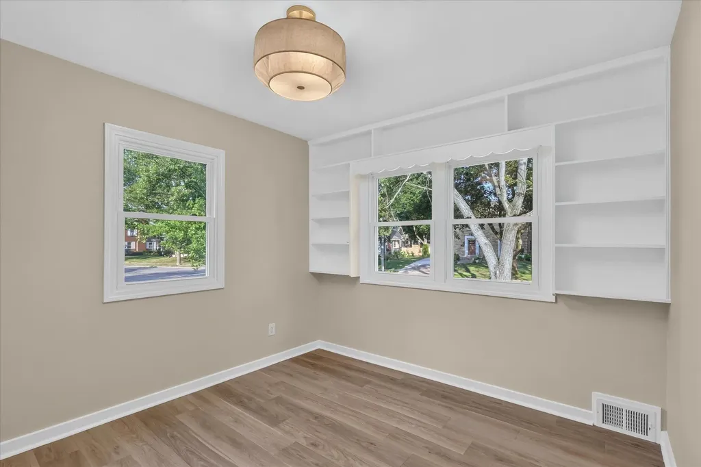 1060 Conlon Avenue SE East Grand Rapids City MI 49506