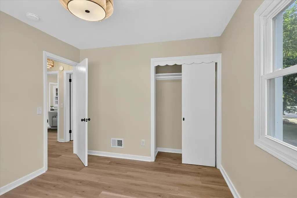 1060 Conlon Avenue SE East Grand Rapids City MI 49506