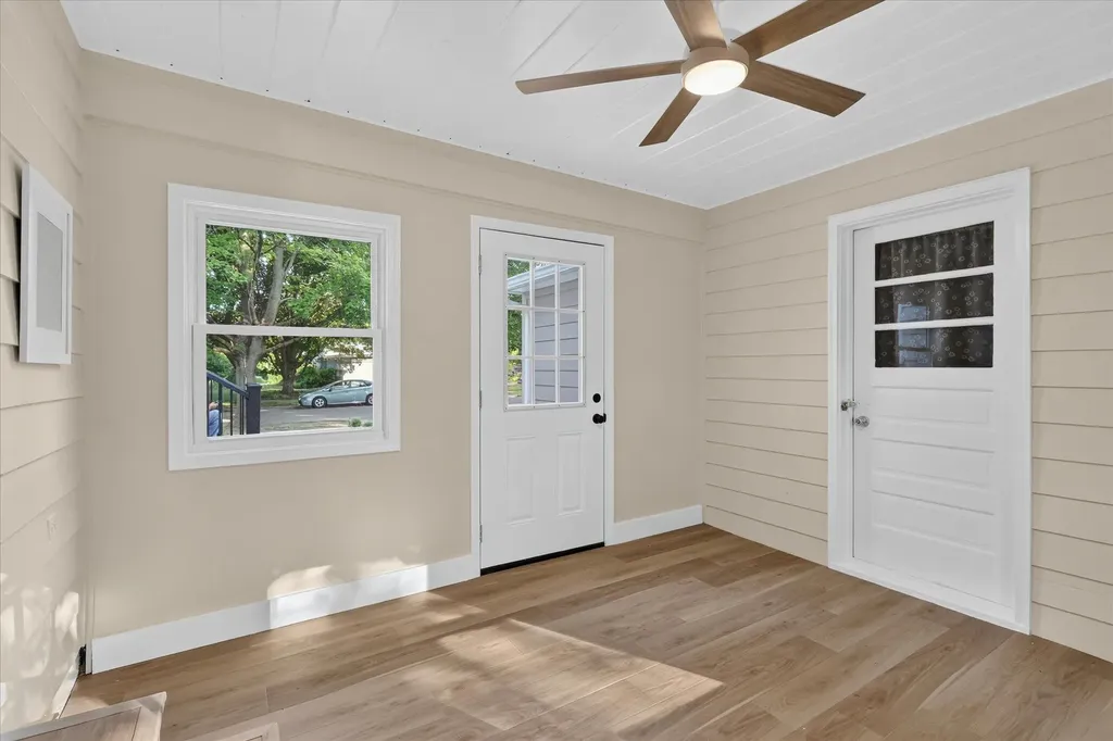 1060 Conlon Avenue SE East Grand Rapids City MI 49506
