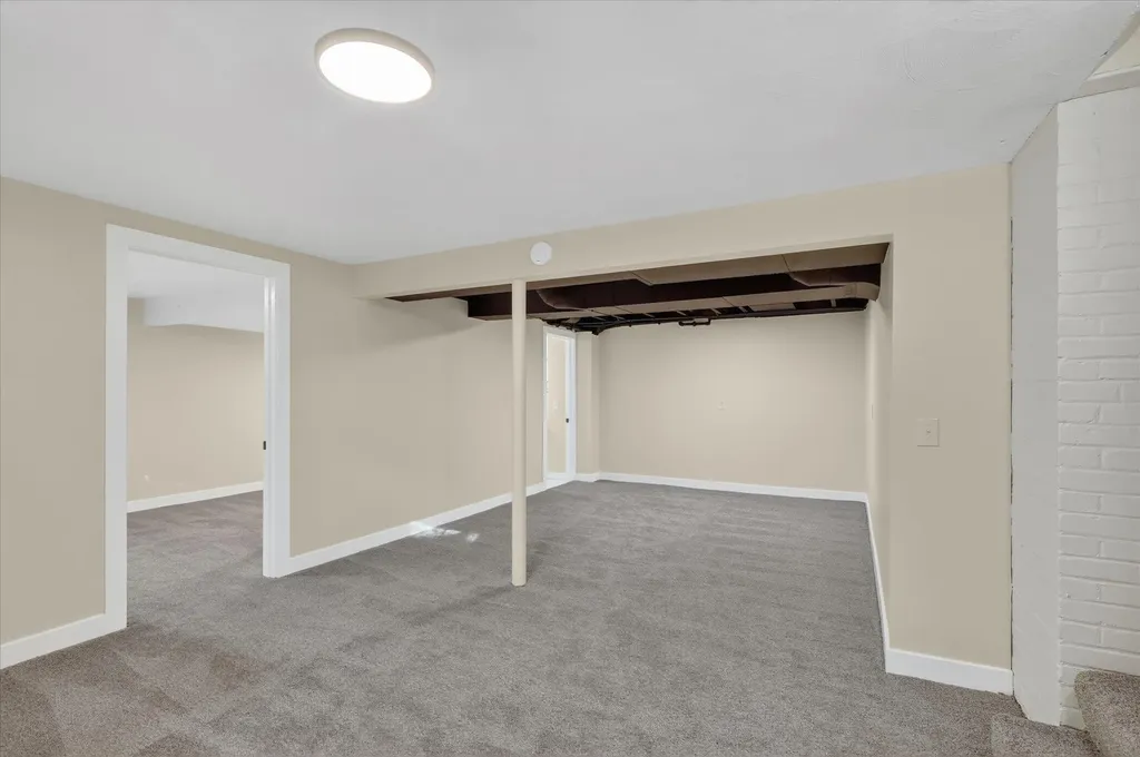 1060 Conlon Avenue SE East Grand Rapids City MI 49506