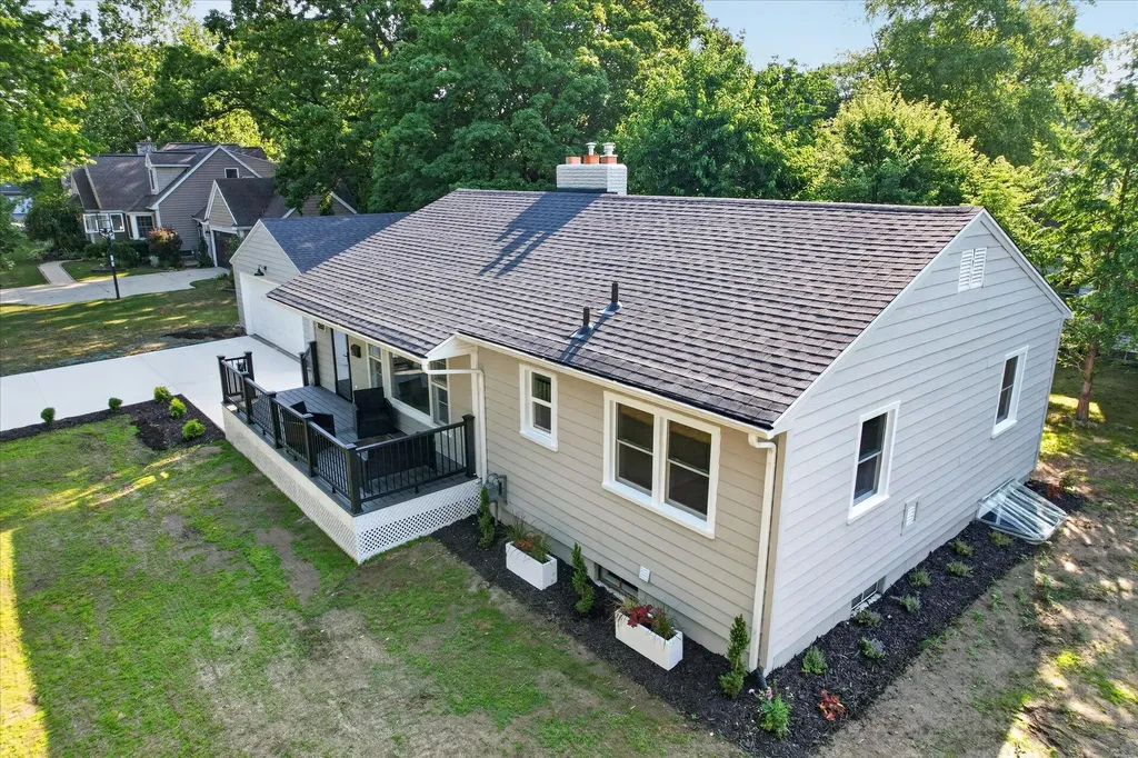 1060 Conlon Avenue SE East Grand Rapids City MI 49506