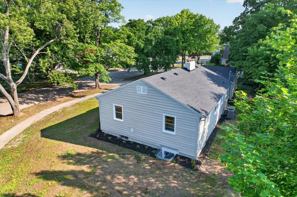 1060 Conlon Avenue SE East Grand Rapids City MI 49506