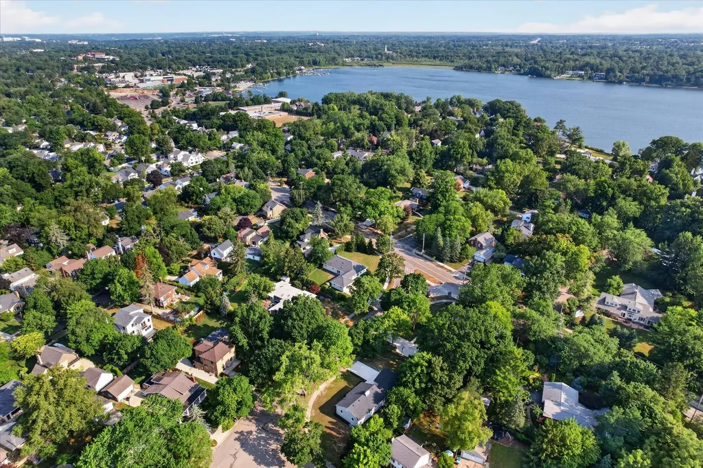 1060 Conlon Avenue SE East Grand Rapids City MI 49506