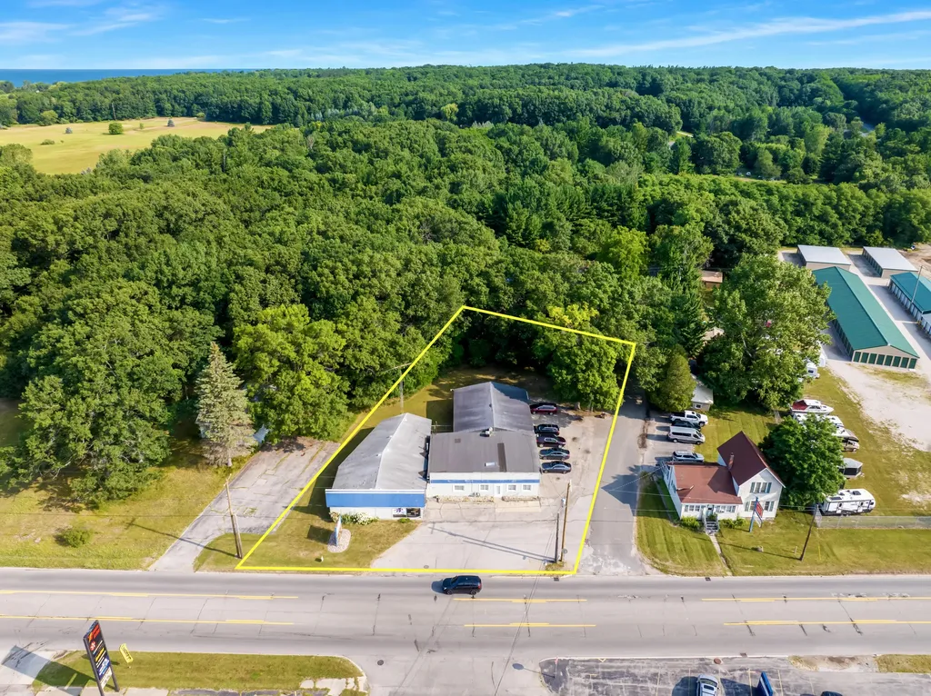 316 W Parkdale Avenue Manistee Township MI 49660