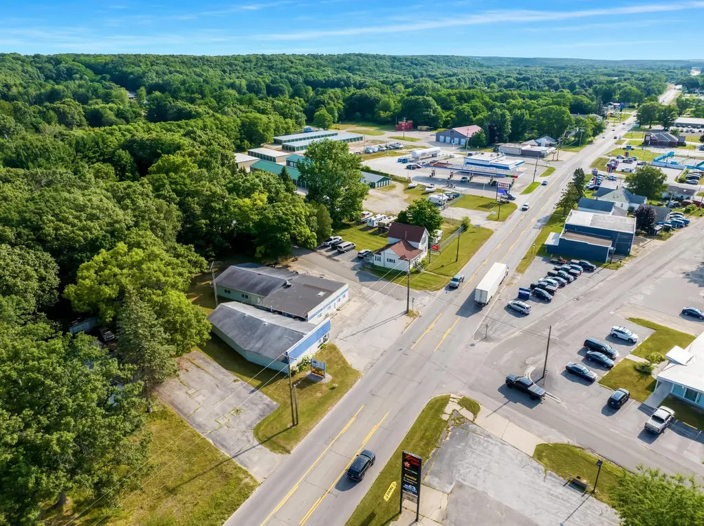316 W Parkdale Avenue Manistee Township MI 49660