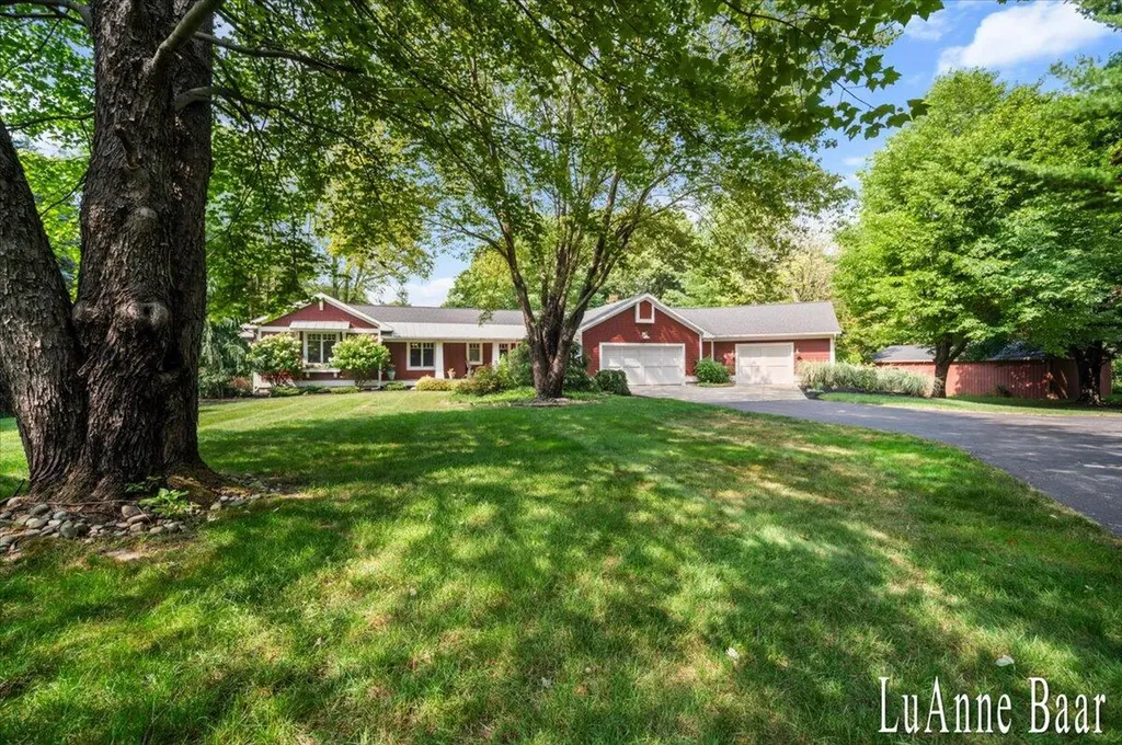 6027 9 Mile Road NE Cannon Township MI 49341