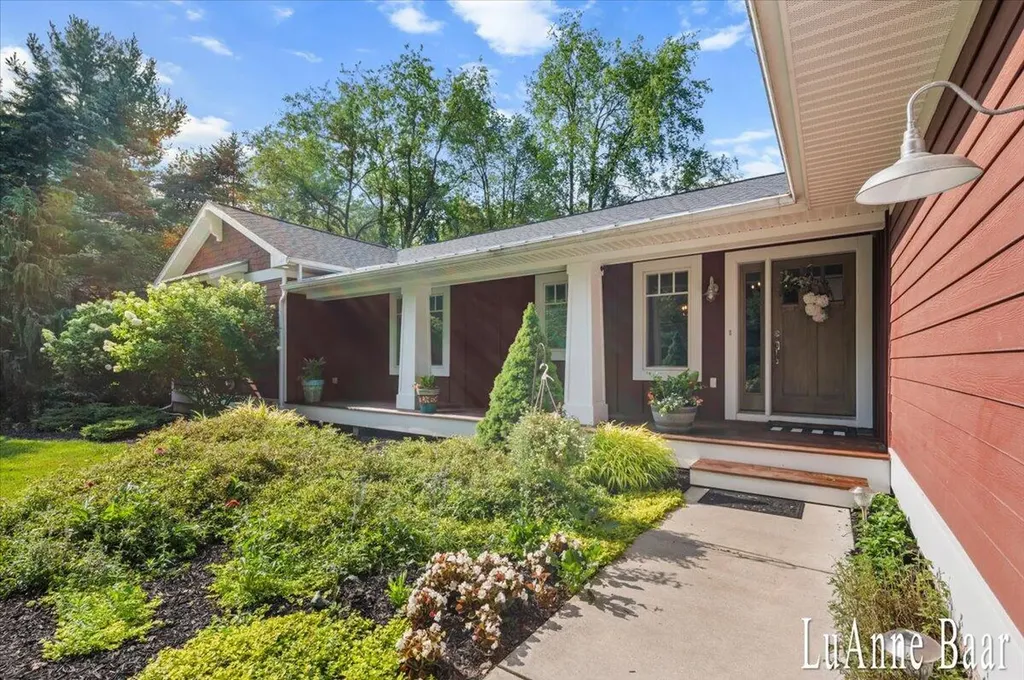 6027 9 Mile Road NE Cannon Township MI 49341
