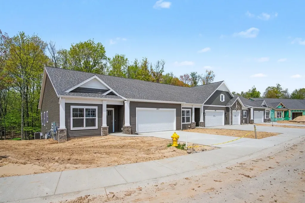 2875 E Cobblestone Court SE Kentwood City MI 49512
