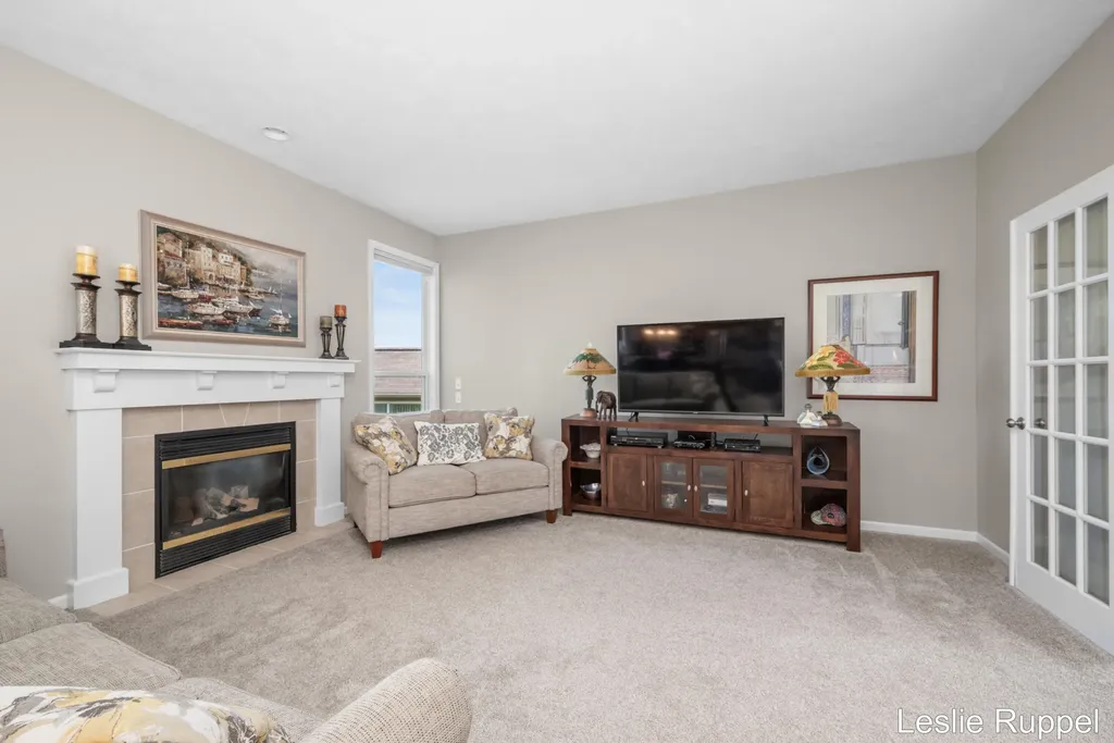 2643 Arbor Chase Drive NE Grand Rapids Charter Township MI 49525