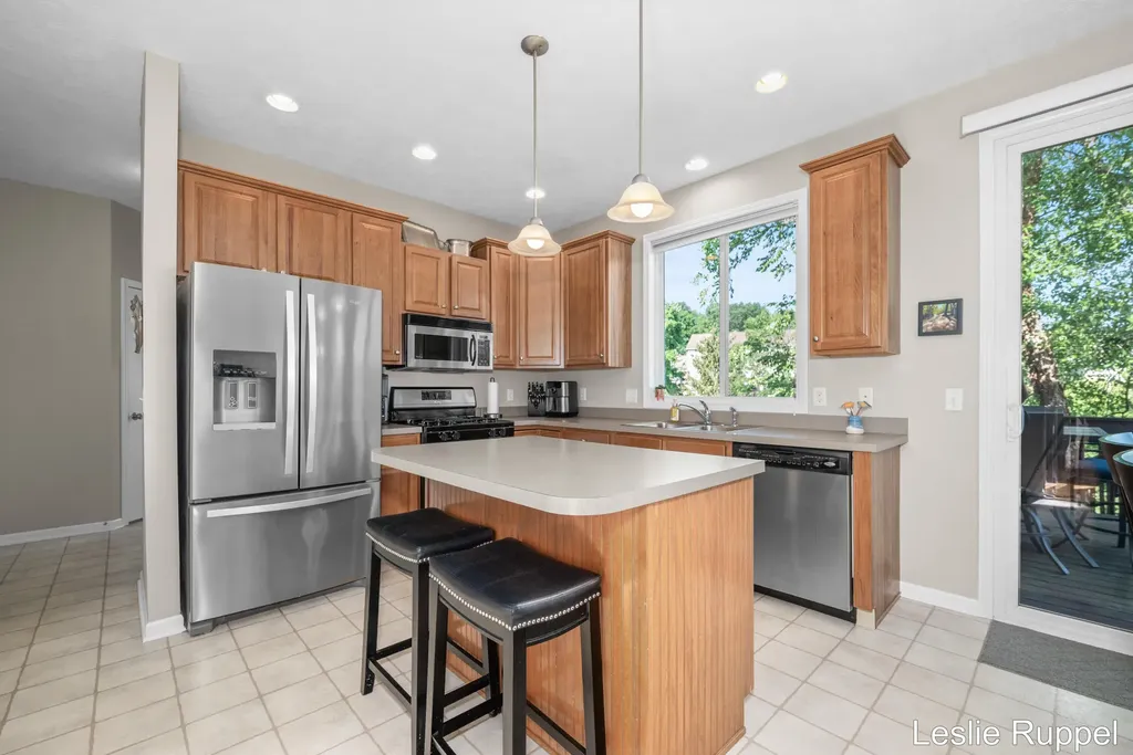 2643 Arbor Chase Drive NE Grand Rapids Charter Township MI 49525