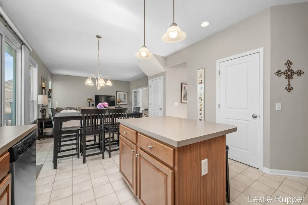 2643 Arbor Chase Drive NE Grand Rapids Charter Township MI 49525