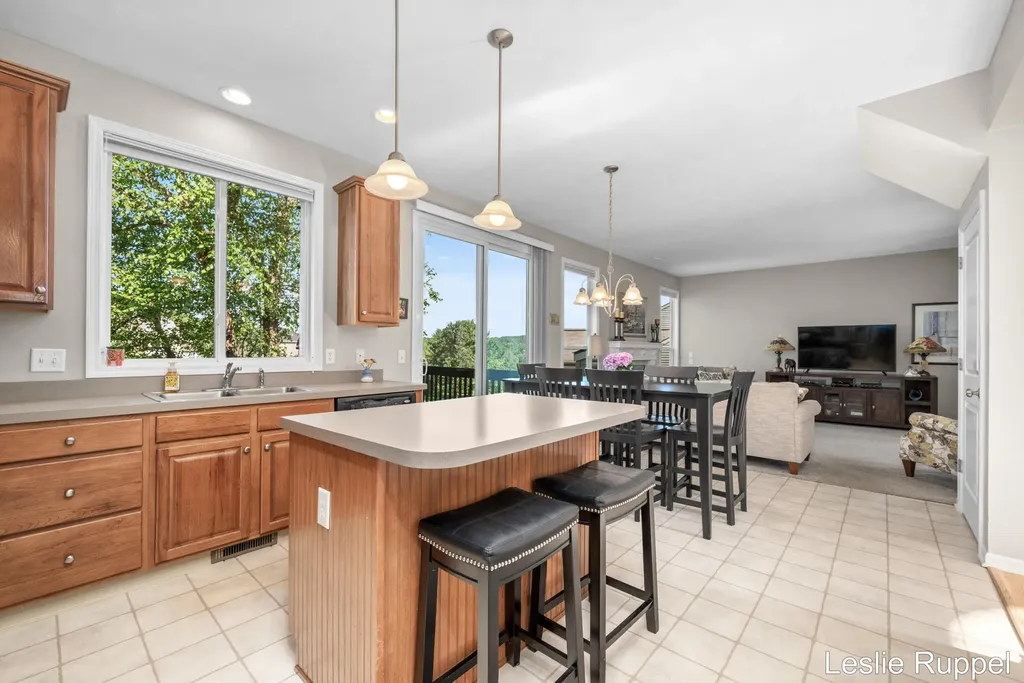 2643 Arbor Chase Drive NE Grand Rapids Charter Township MI 49525