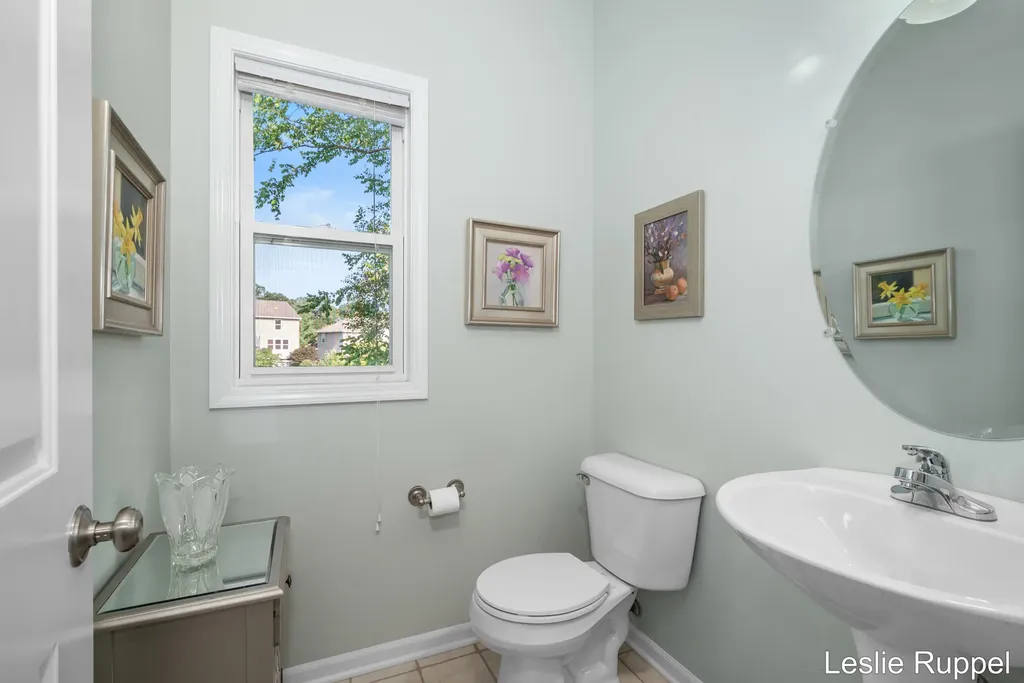 2643 Arbor Chase Drive NE Grand Rapids Charter Township MI 49525