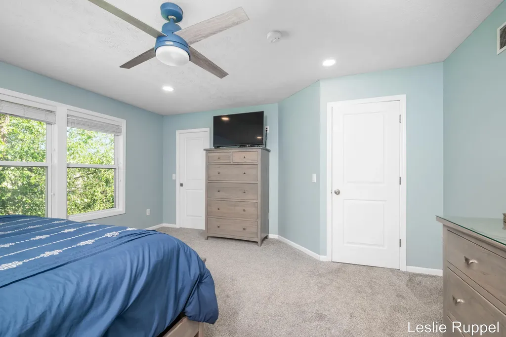 2643 Arbor Chase Drive NE Grand Rapids Charter Township MI 49525