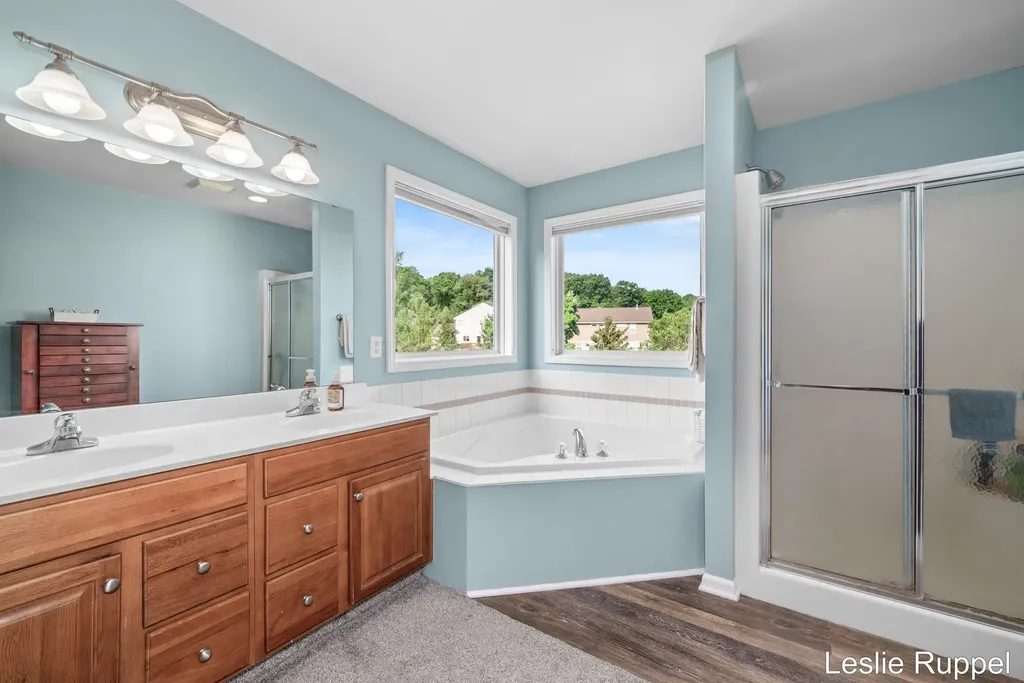2643 Arbor Chase Drive NE Grand Rapids Charter Township MI 49525