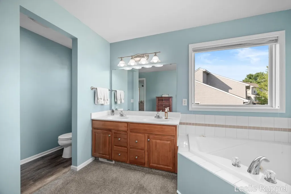 2643 Arbor Chase Drive NE Grand Rapids Charter Township MI 49525