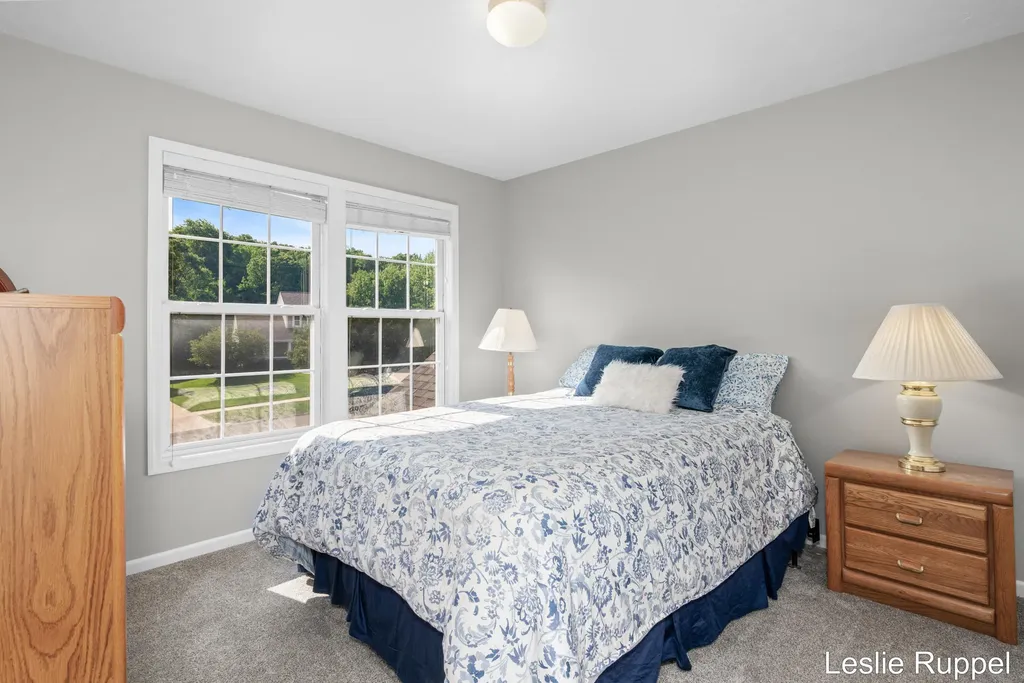 2643 Arbor Chase Drive NE Grand Rapids Charter Township MI 49525