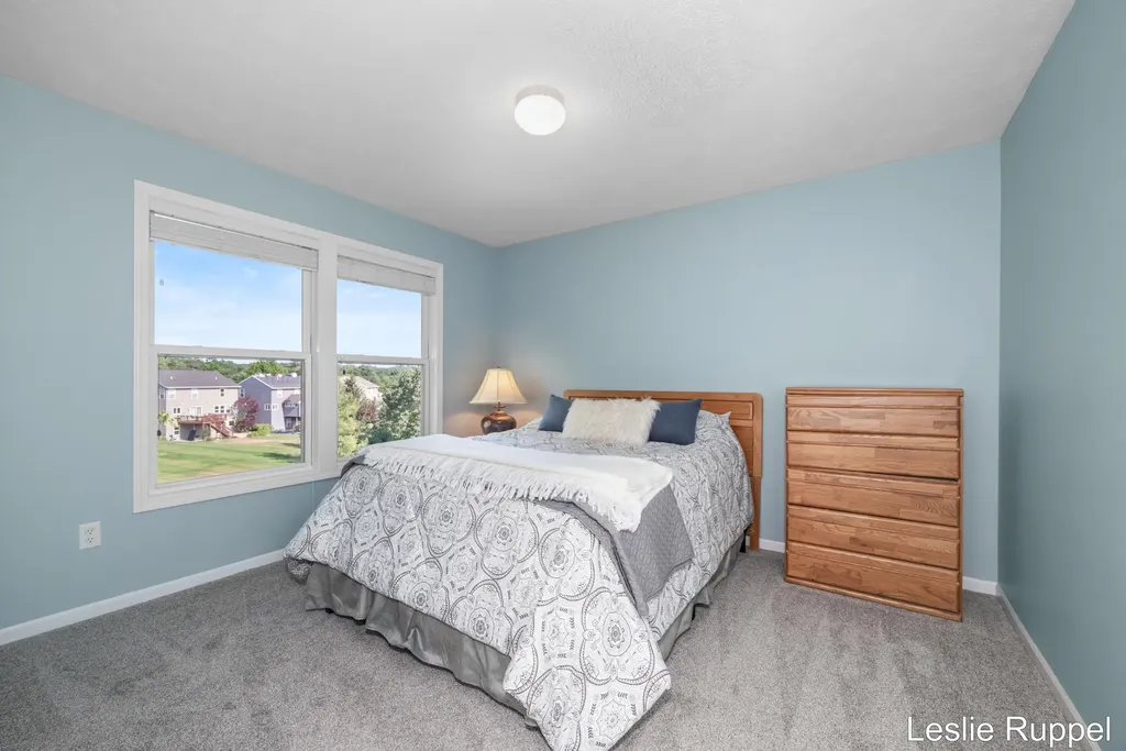2643 Arbor Chase Drive NE Grand Rapids Charter Township MI 49525