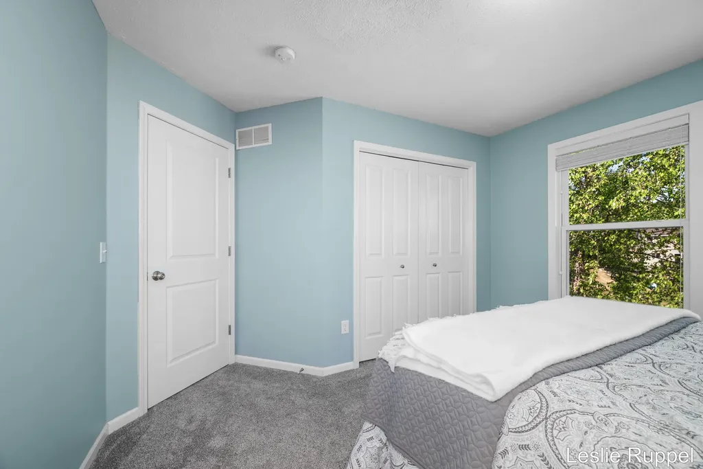 2643 Arbor Chase Drive NE Grand Rapids Charter Township MI 49525
