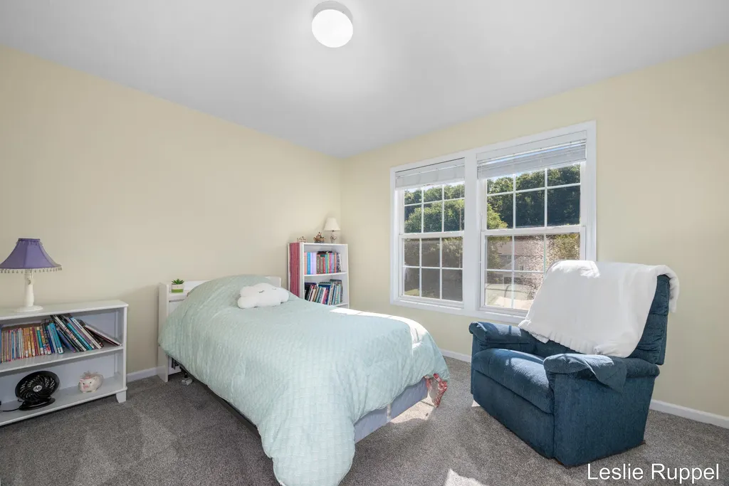 2643 Arbor Chase Drive NE Grand Rapids Charter Township MI 49525
