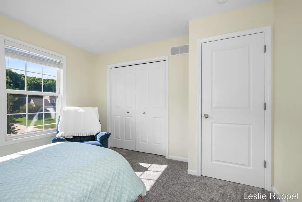2643 Arbor Chase Drive NE Grand Rapids Charter Township MI 49525