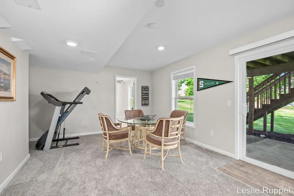 2643 Arbor Chase Drive NE Grand Rapids Charter Township MI 49525