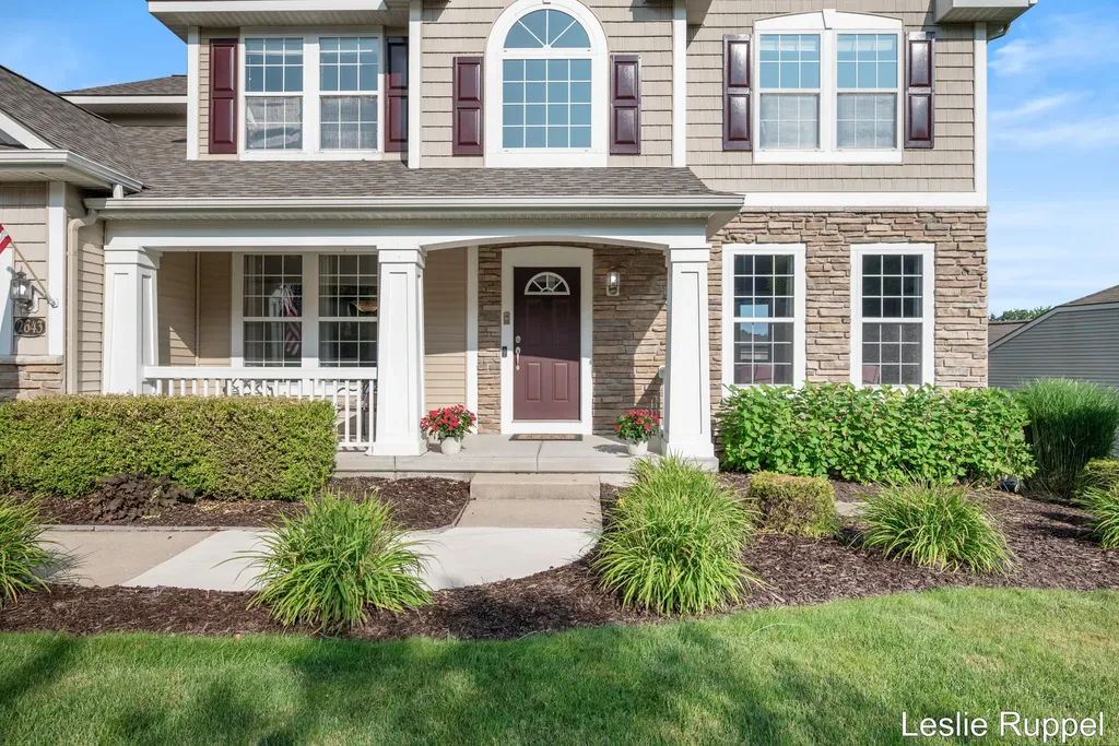 2643 Arbor Chase Drive NE Grand Rapids Charter Township MI 49525