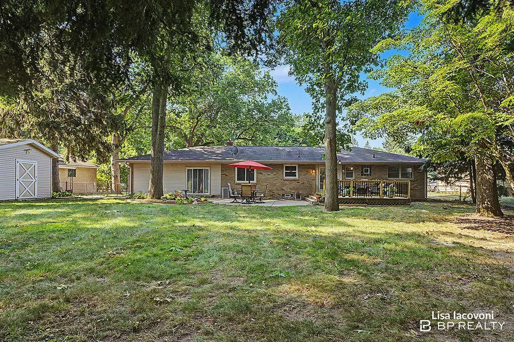 2211 Clover Drive NW Grand Rapids City MI 49504