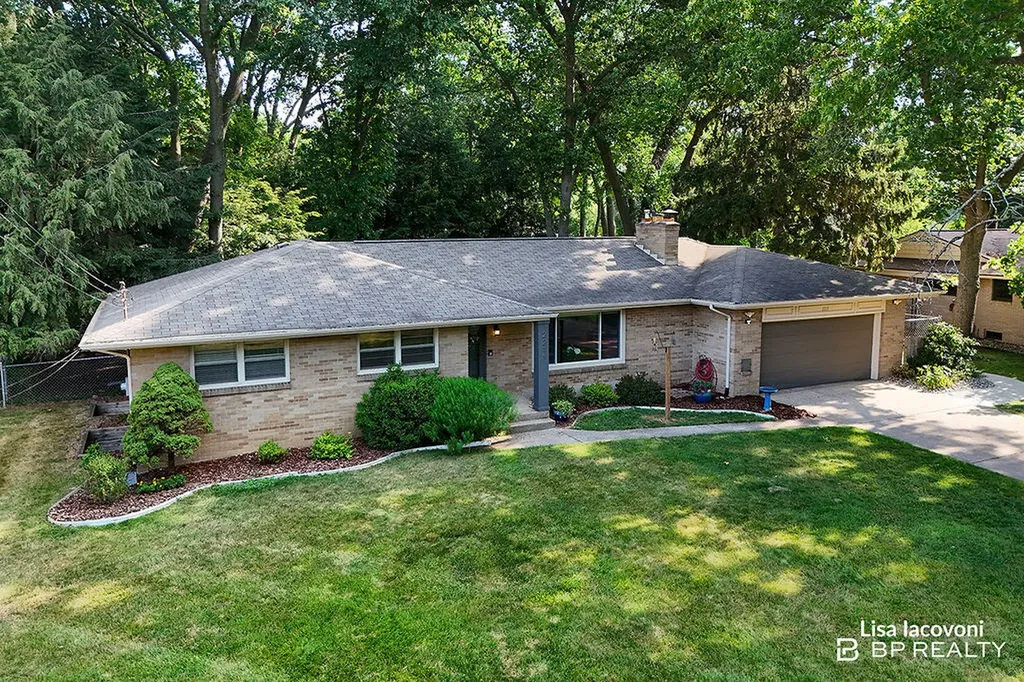 2211 Clover Drive NW Grand Rapids City MI 49504