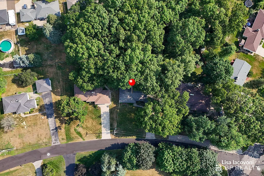 2211 Clover Drive NW Grand Rapids City MI 49504