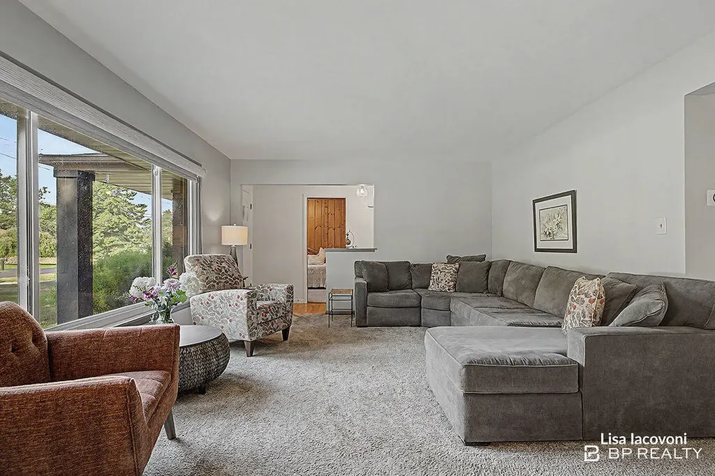 2211 Clover Drive NW Grand Rapids City MI 49504
