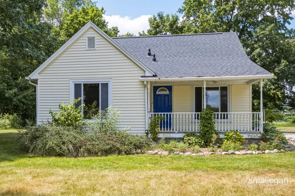 4005 Hendershot Avenue NW Alpine Township MI 49544