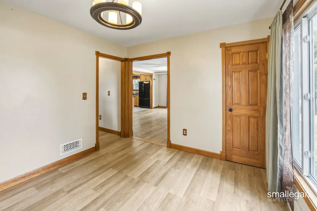 4005 Hendershot Avenue NW Alpine Township MI 49544