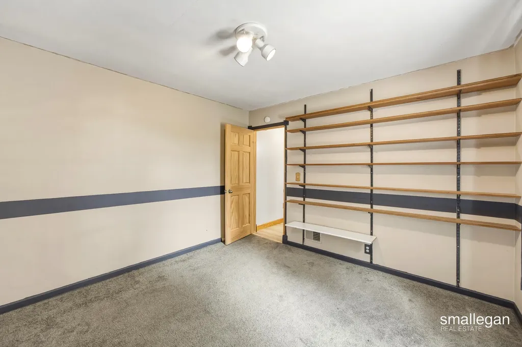 4005 Hendershot Avenue NW Alpine Township MI 49544