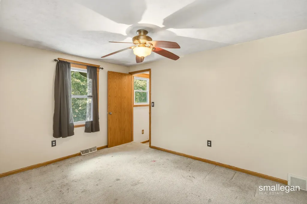 4005 Hendershot Avenue NW Alpine Township MI 49544