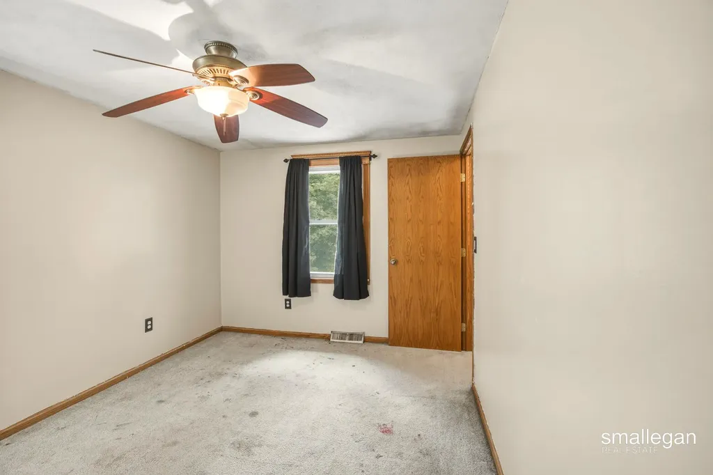4005 Hendershot Avenue NW Alpine Township MI 49544