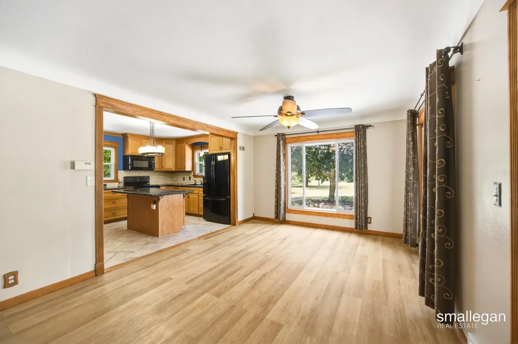 4005 Hendershot Avenue NW Alpine Township MI 49544
