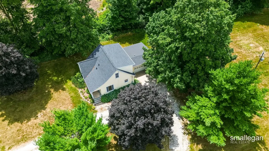 4005 Hendershot Avenue NW Alpine Township MI 49544