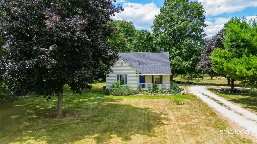 4005 Hendershot Avenue NW Alpine Township MI 49544