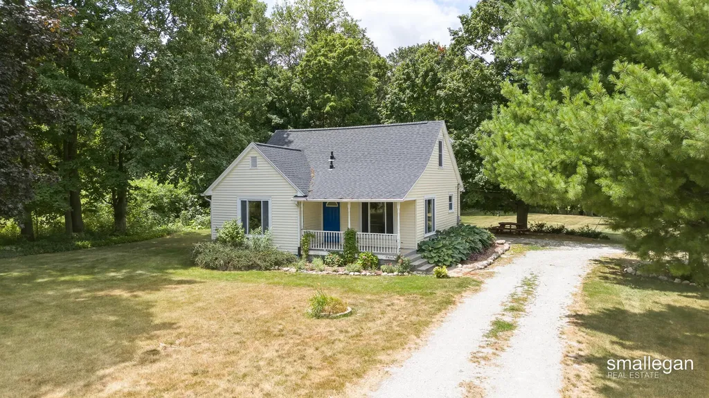 4005 Hendershot Avenue NW Alpine Township MI 49544