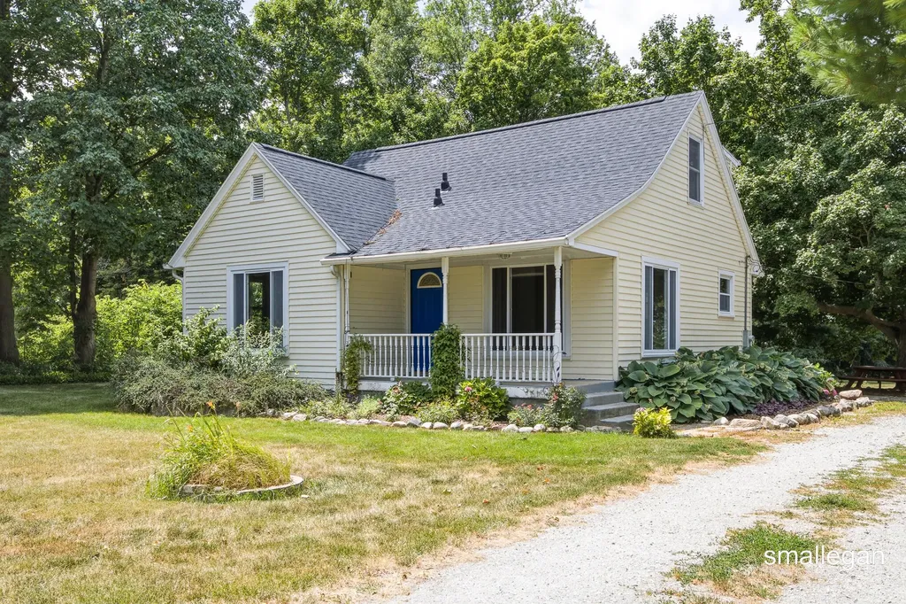 4005 Hendershot Avenue NW Alpine Township MI 49544