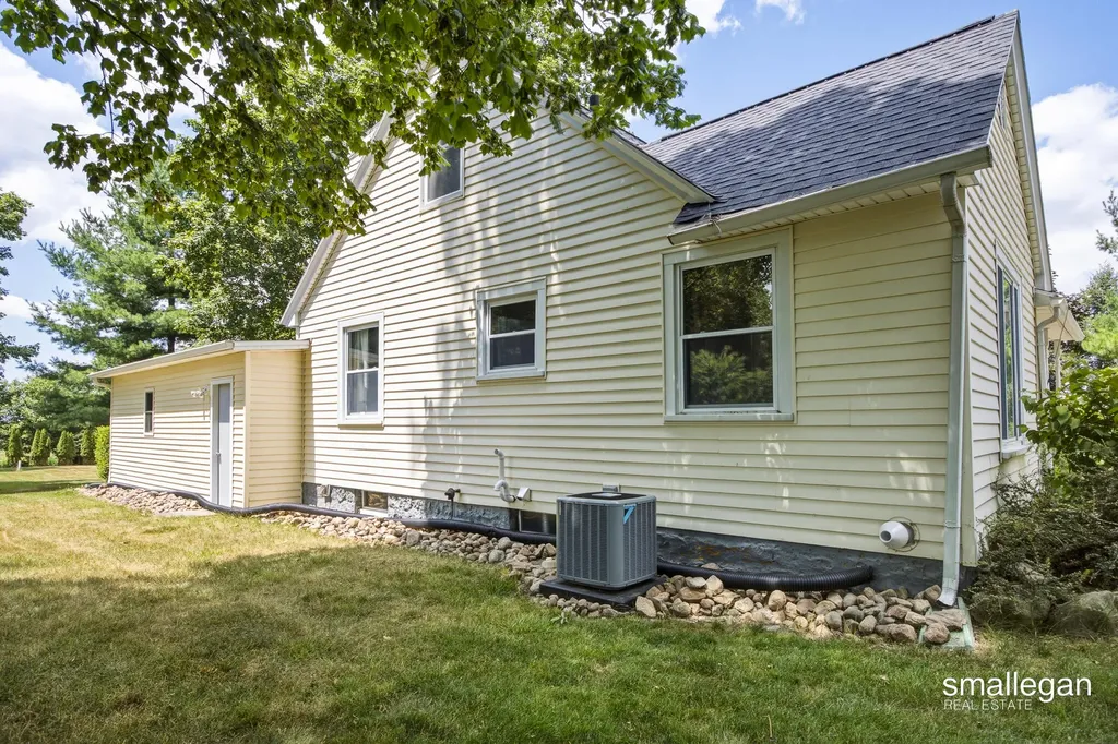 4005 Hendershot Avenue NW Alpine Township MI 49544