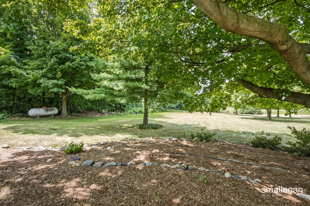 4005 Hendershot Avenue NW Alpine Township MI 49544